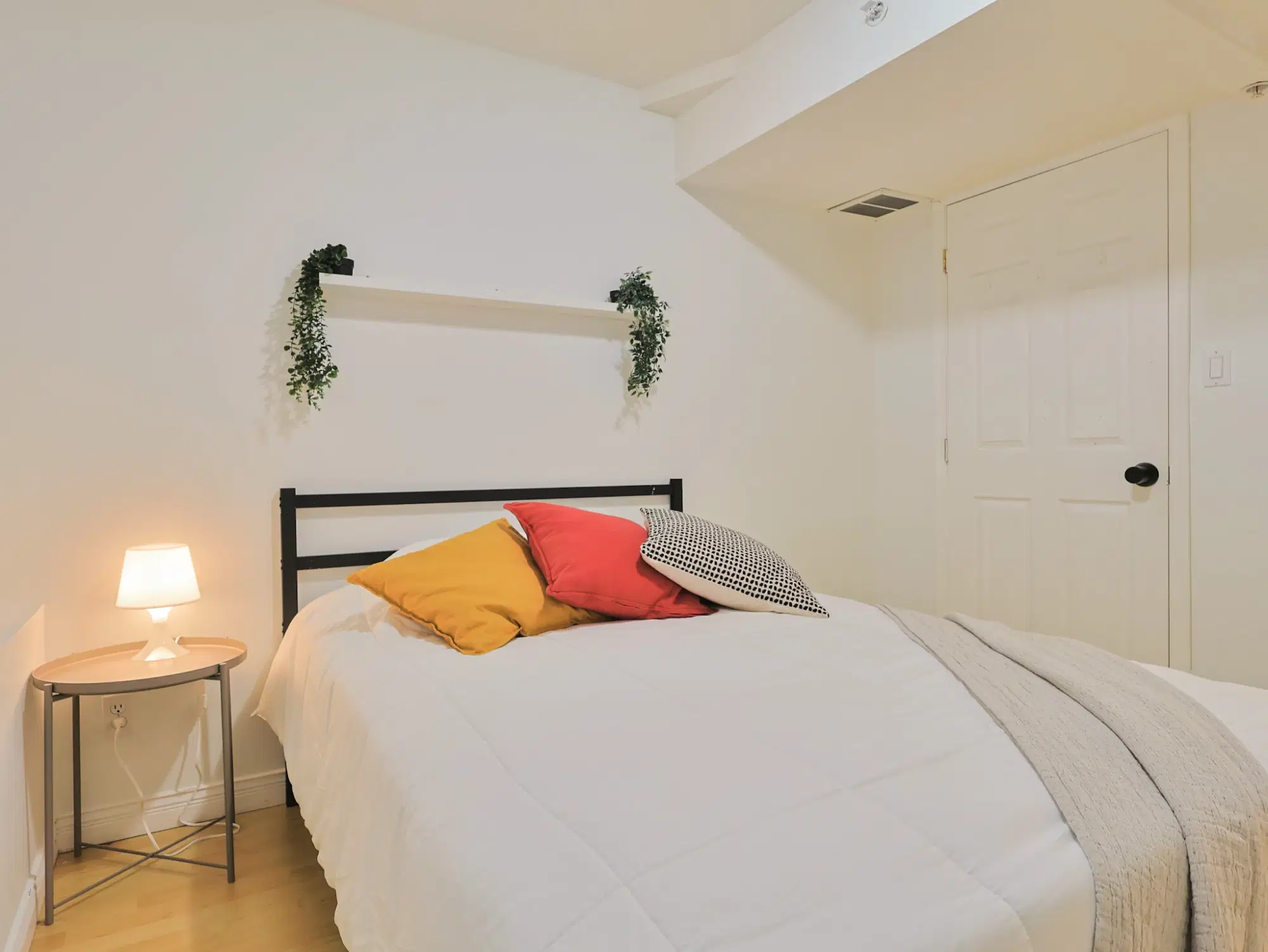 1066 E 55th Ave, Vancouver – Raidho Room (1 Bed 1 Bath)