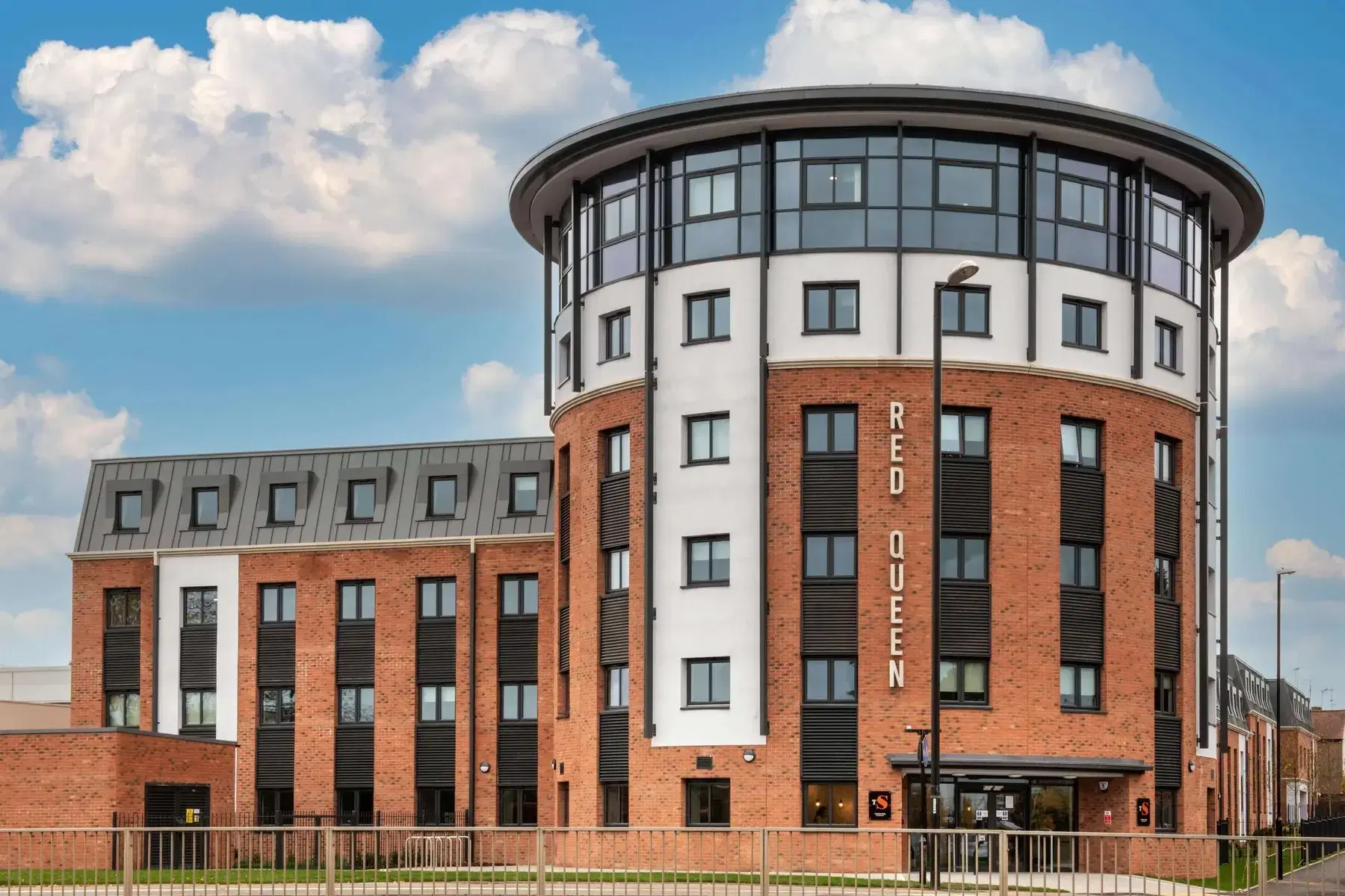 Red Queen, Coventry – Exterior