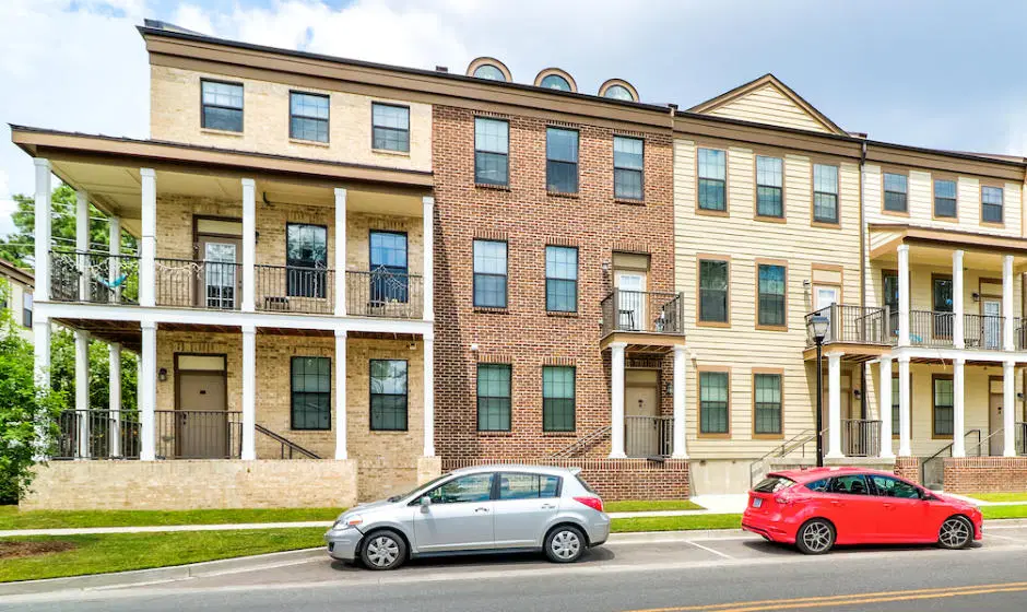Betty, Savannah – Exterior