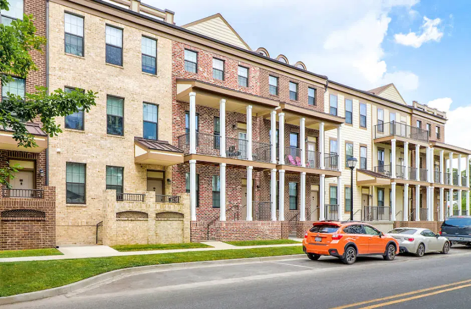 Betty, Savannah – Exterior