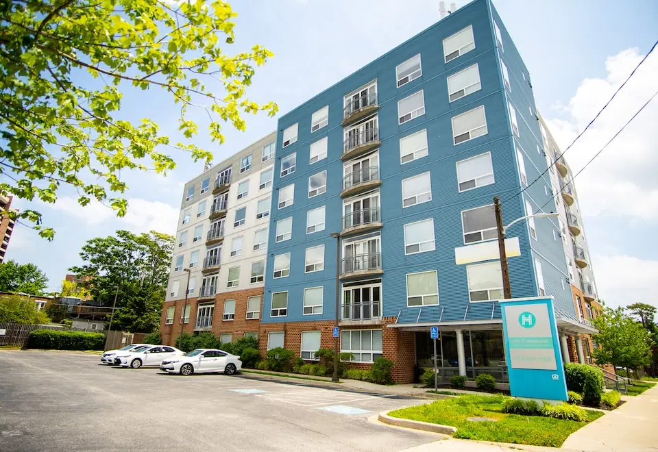 HH Cresmont, Baltimore – Exterior