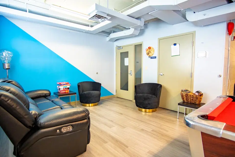 HH Cresmont, Baltimore – Common Area