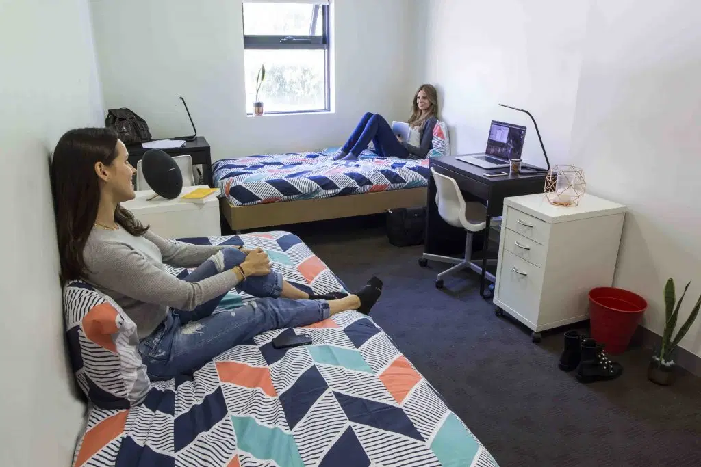Carric House, Melbourne – Twin Share Room (Ensuite)
