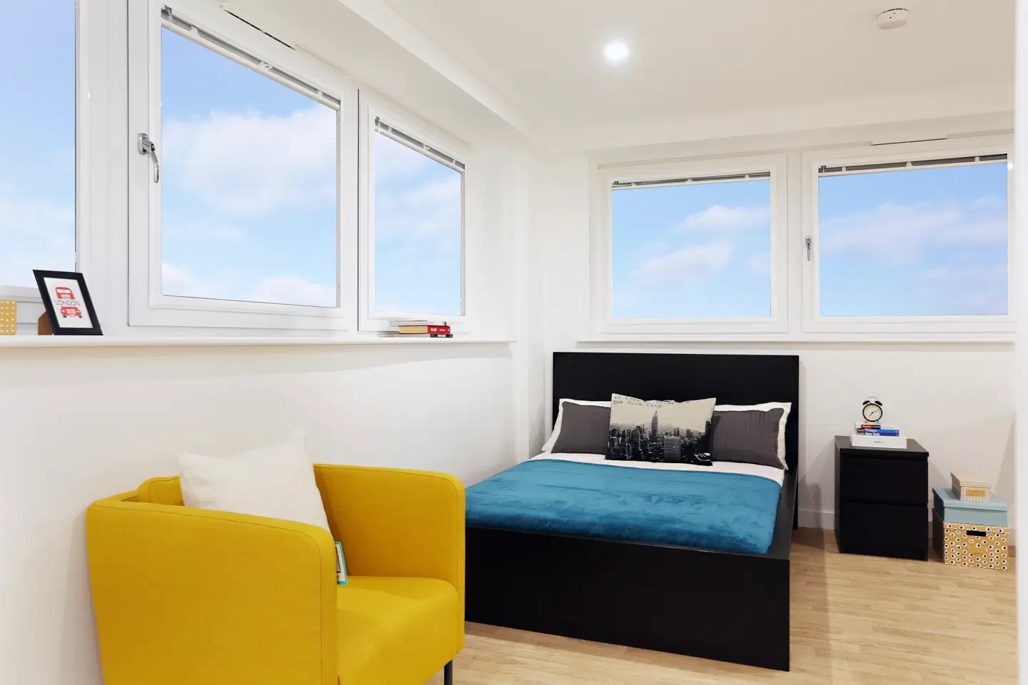 Keele House, Newcastle Under Lyme – Penthouse Premier Studio