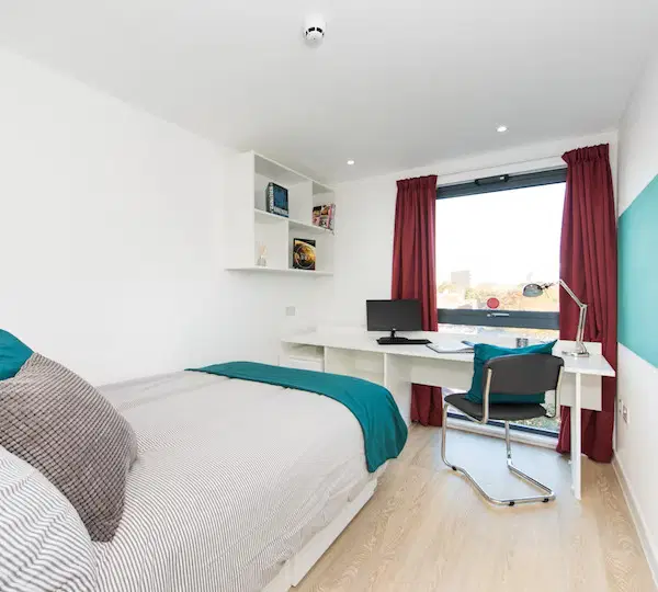 Vincent Place, Southampton – Ensuite Silver