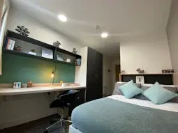Mannequin House, London – Ensuite Diamond