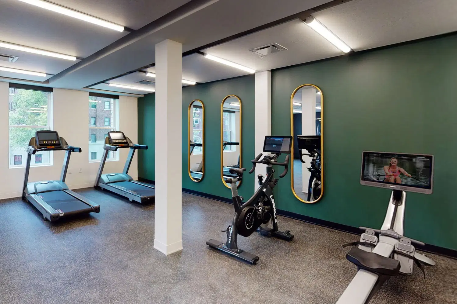 520 East, Kansas – Amenities