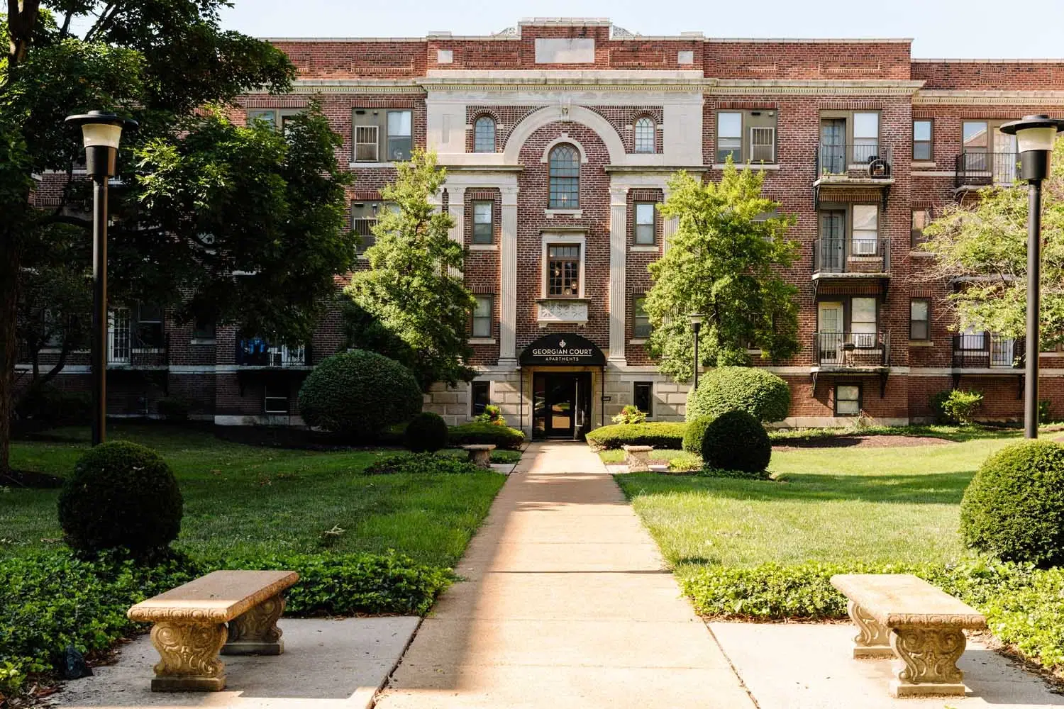 Georgian Court, St. Louis – Exterior