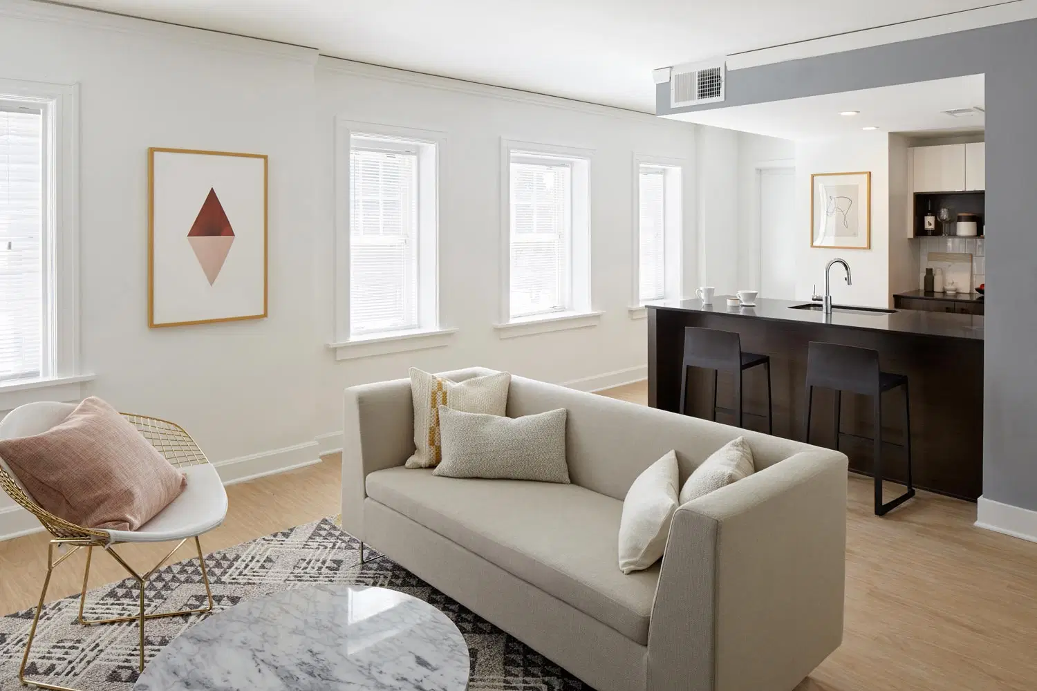 Ambassador, Kansas City – Amenities