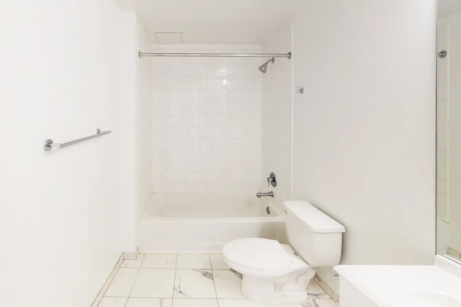 Ambassador, Kansas City – 1 Bed 1 Bath