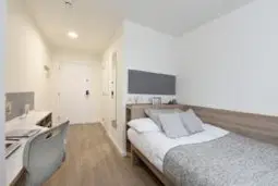 St Mungo's, Glasgow – Ensuite Gold