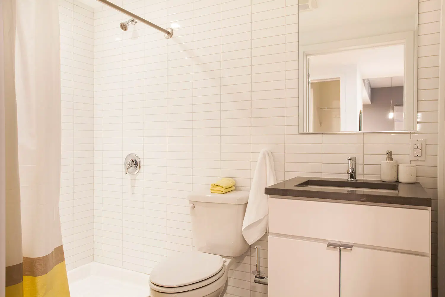 3435 Main, Kansas City – Bathroom