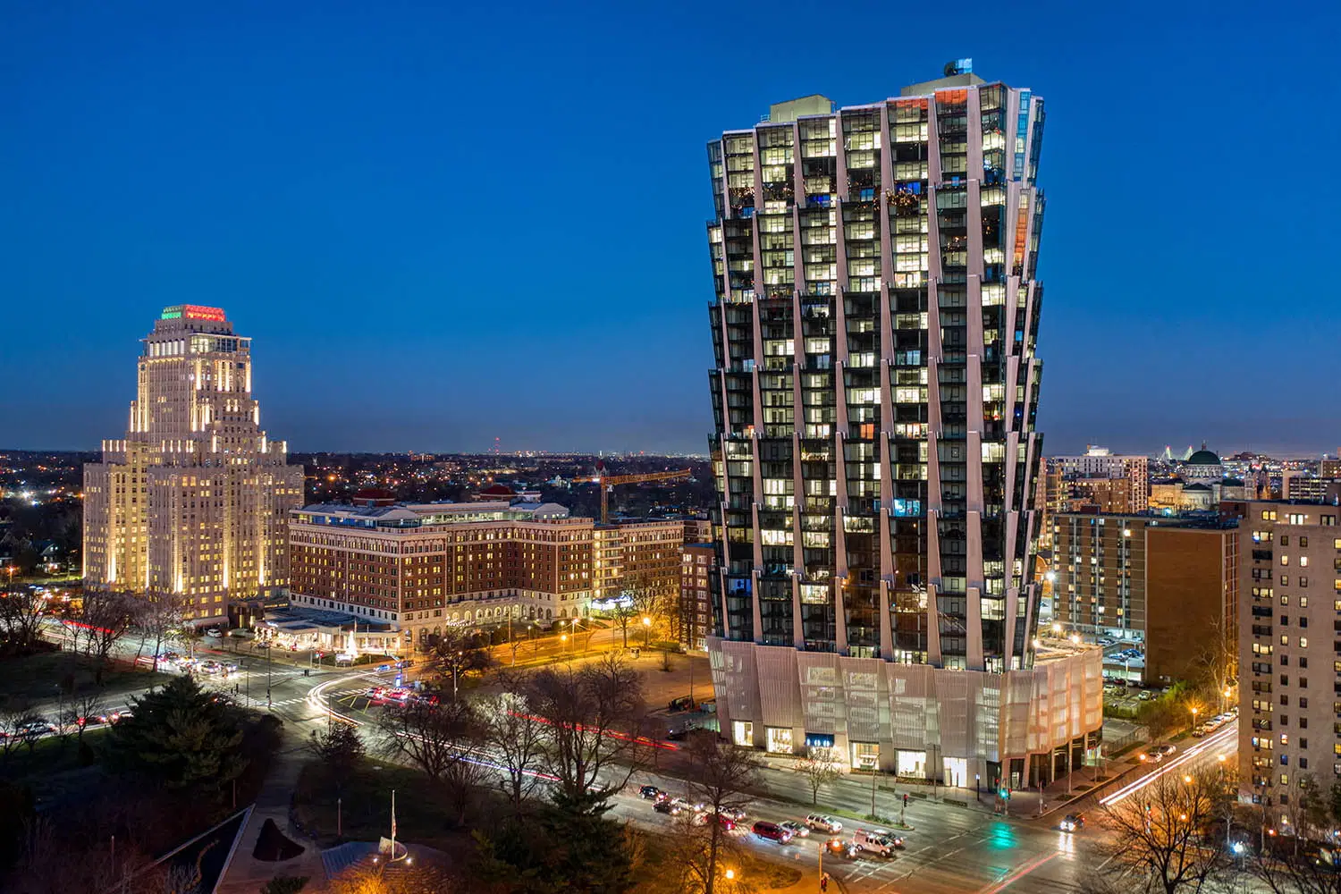One Hundred Above The Park, St. Louis – Exterior