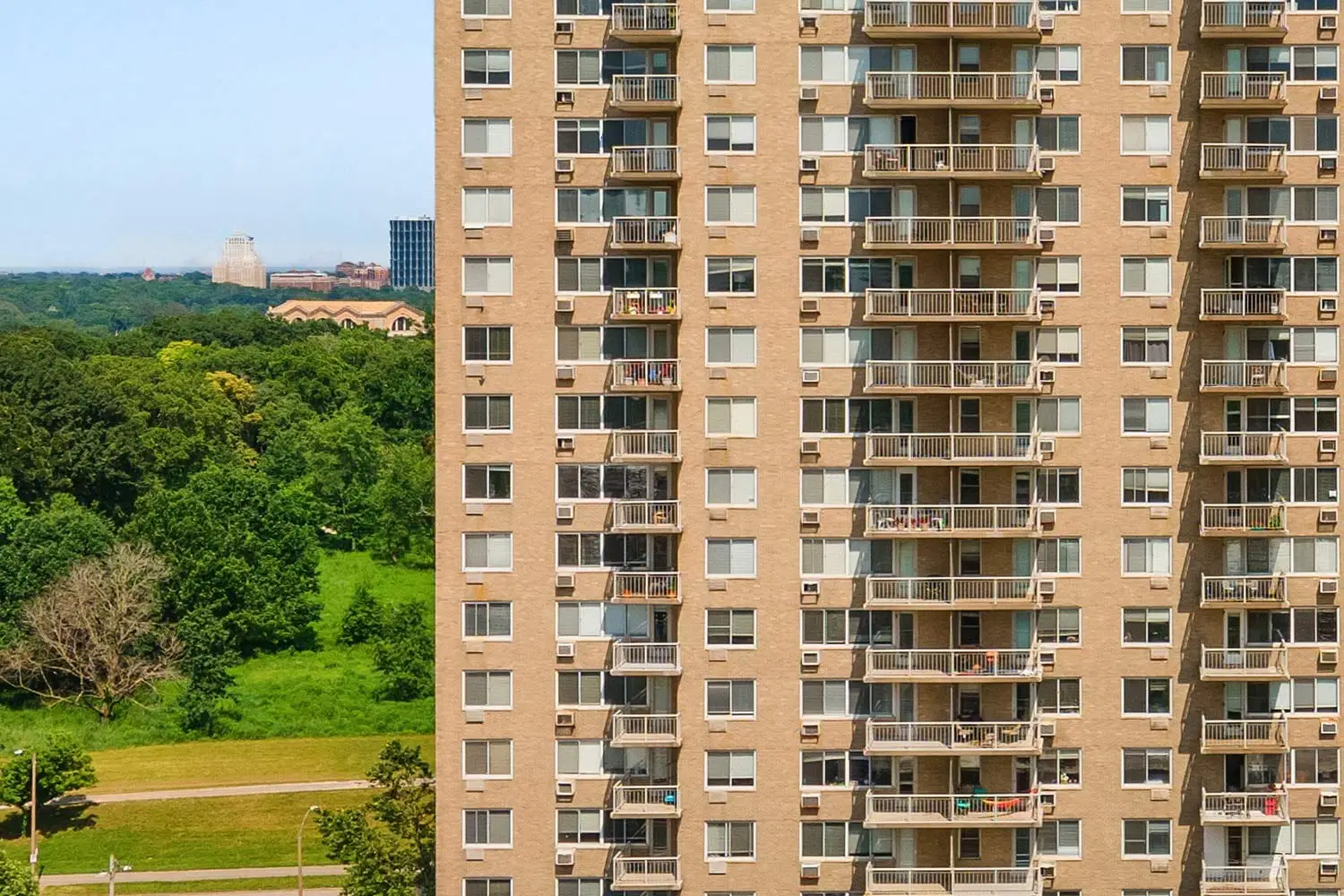 Dorchester, St. Louis – Exterior