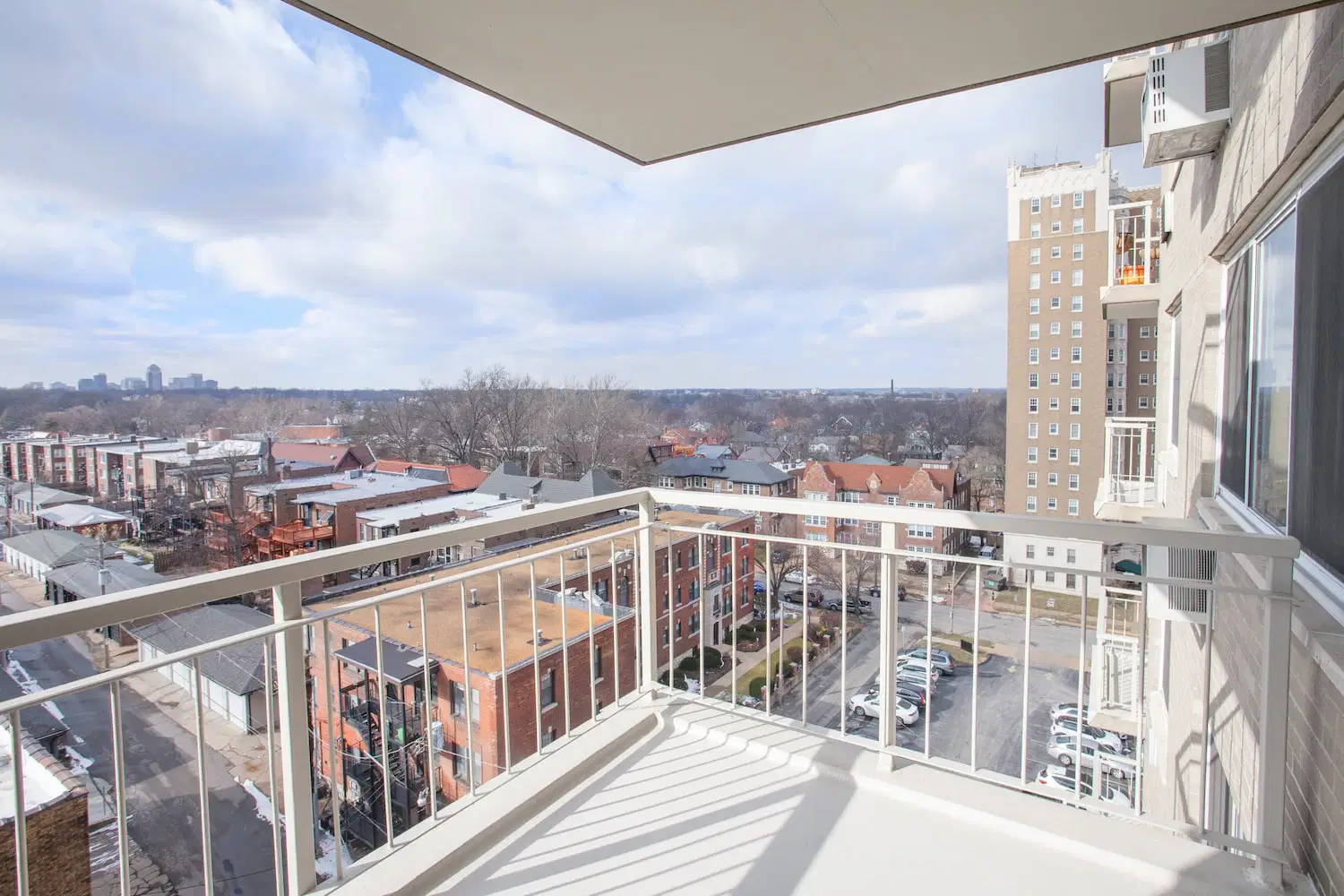 Dorchester, St. Louis – Exterior
