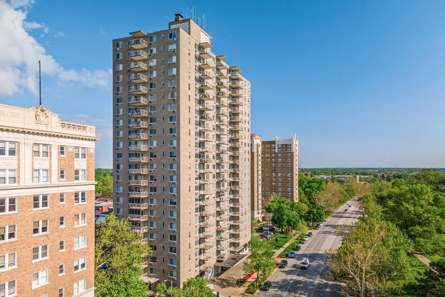 Dorchester, St. Louis – Exterior