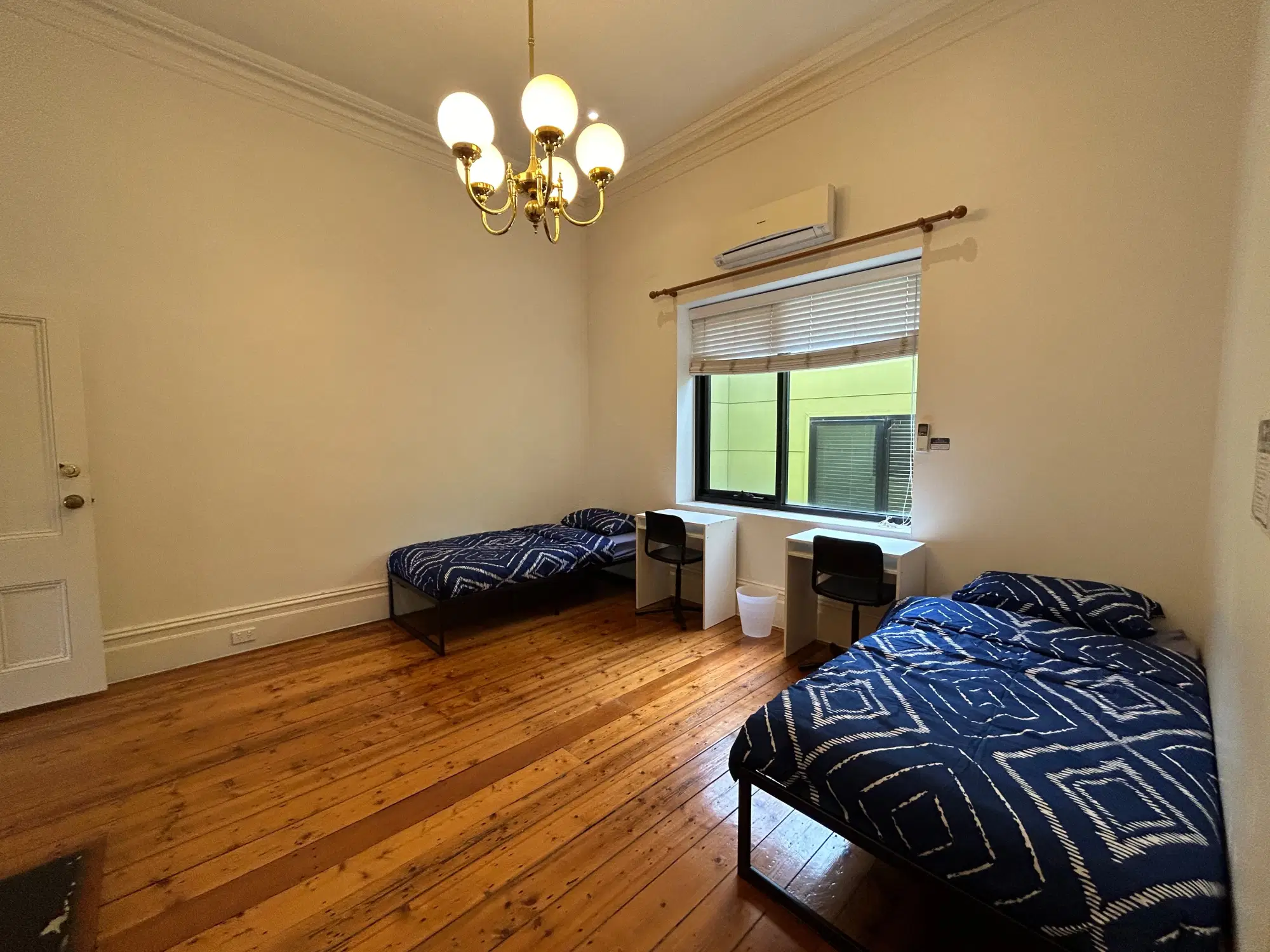 29 Drummond Street, Melbourne – Twin Room