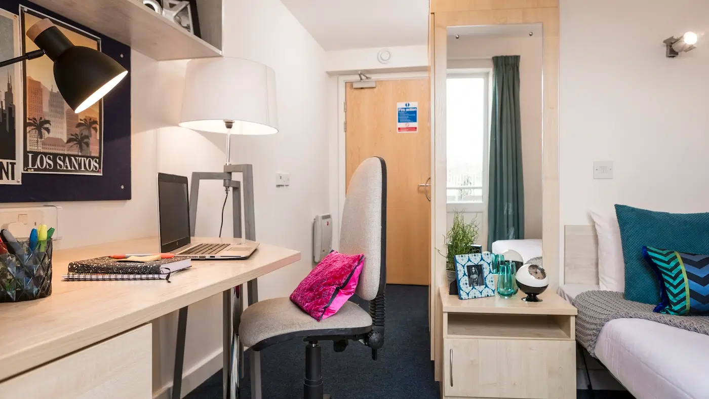 Collegiate Point Exe, Exeter – Bedroom