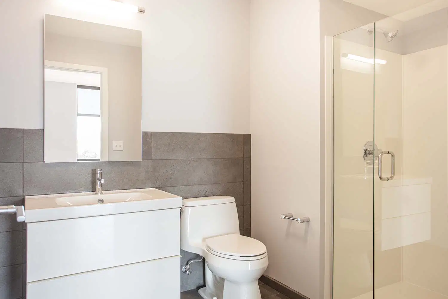 International, Kansas City – Bathroom