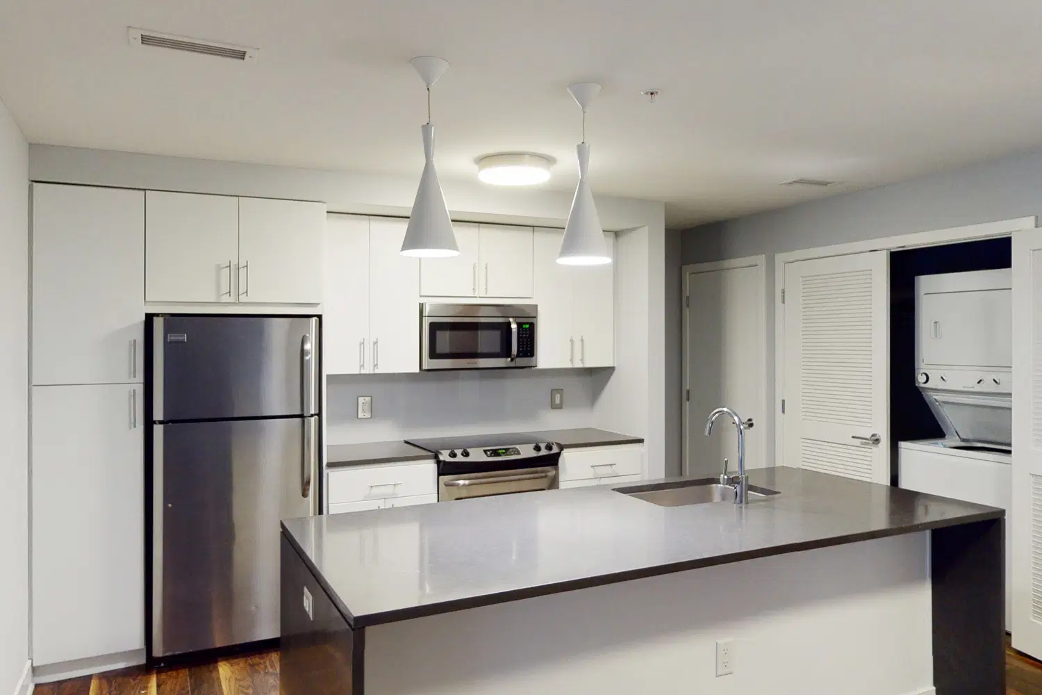 International, Kansas City – 2 Bed 2 Bath