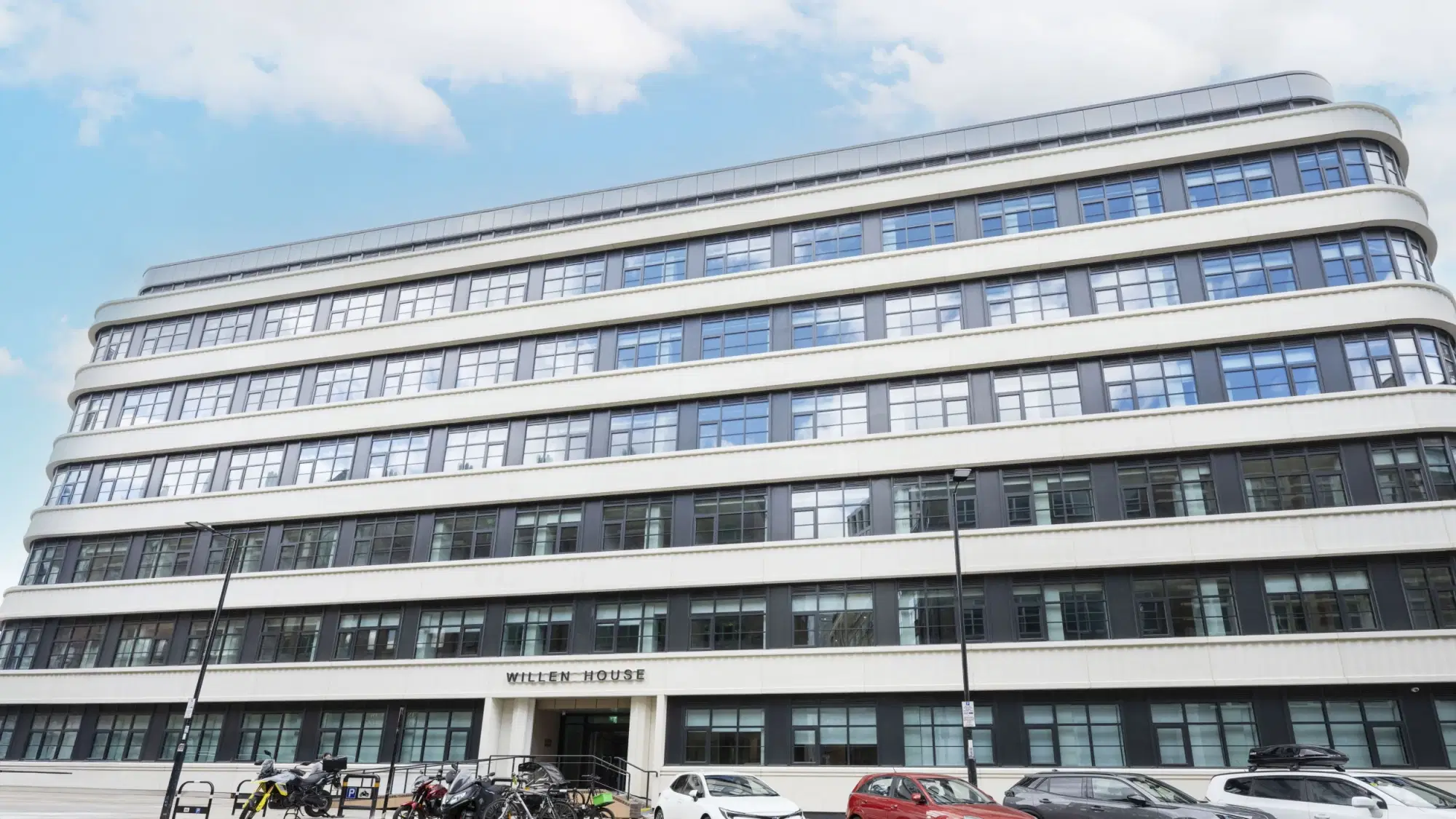 Willen House, London – Exterior