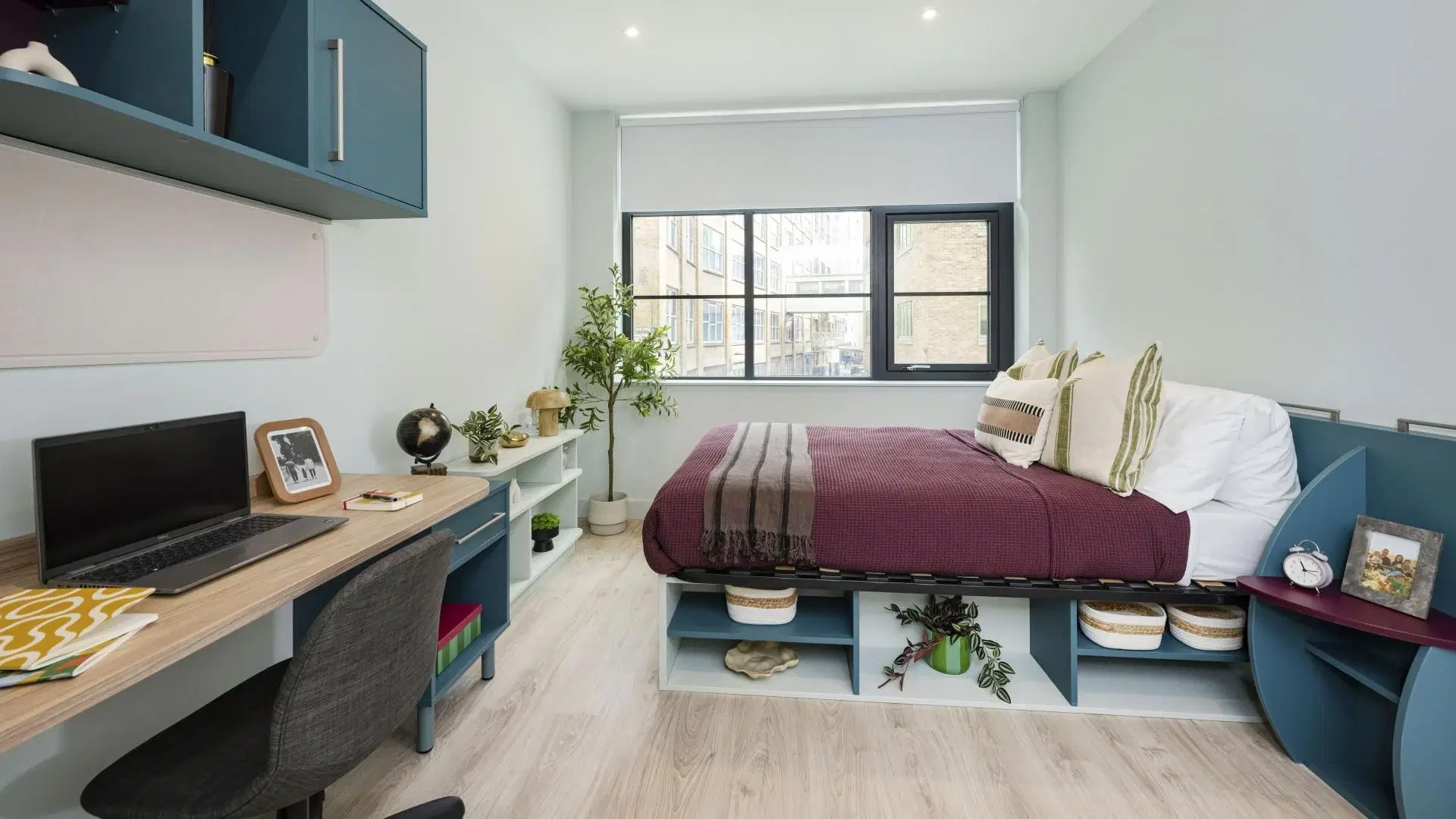 Willen House, London – Gold Studio