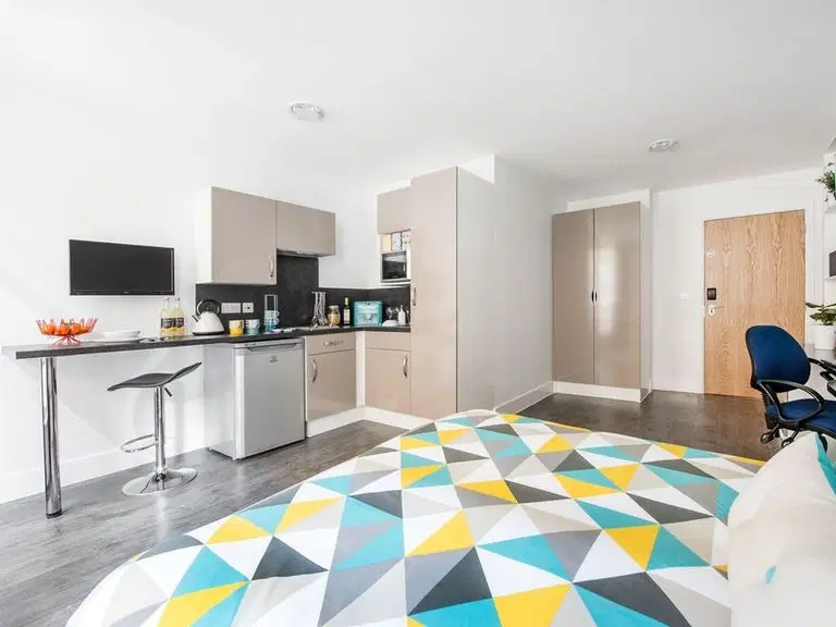Yugo Brae House, Edinburgh – Classic Studio