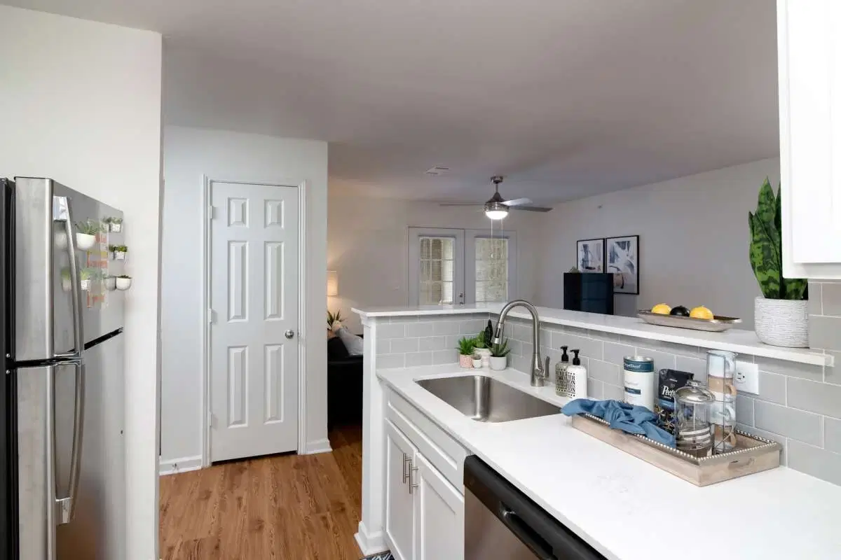 Astoria, Denton – Amenities