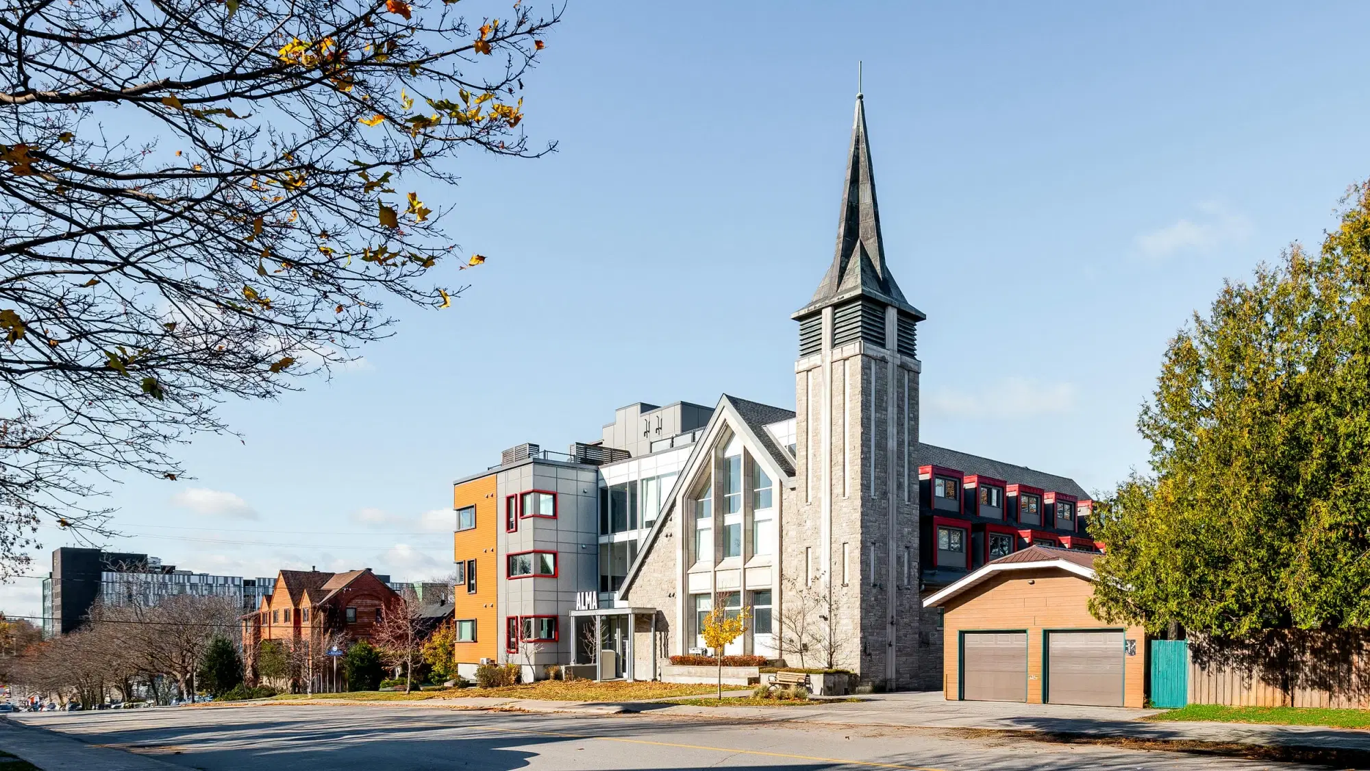 Alma Sandy Hill, Ottawa – Exterior