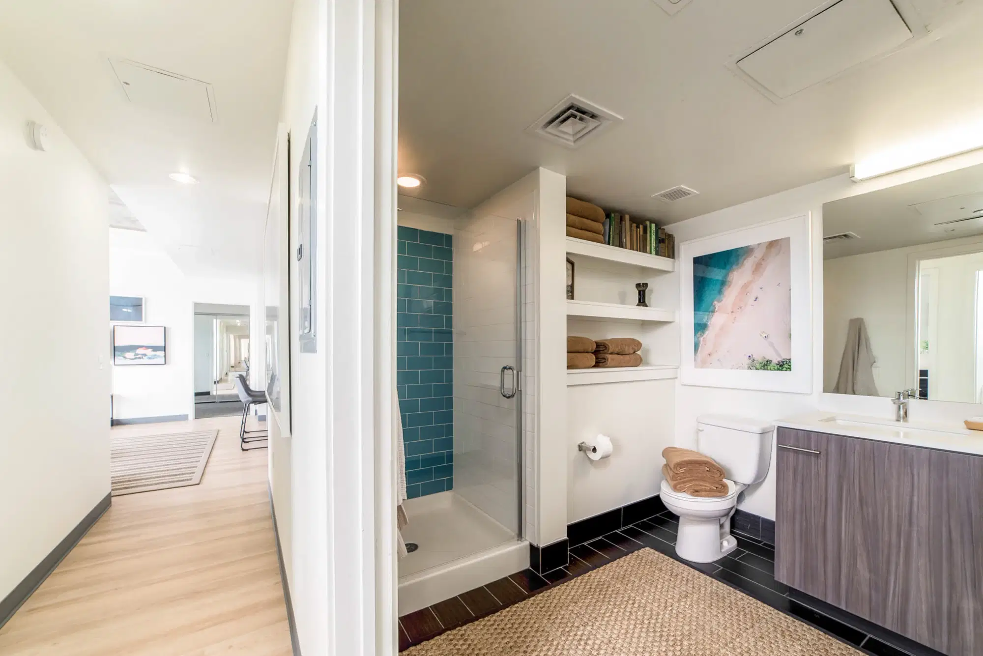 The Pacific, Tucson – Bathroom