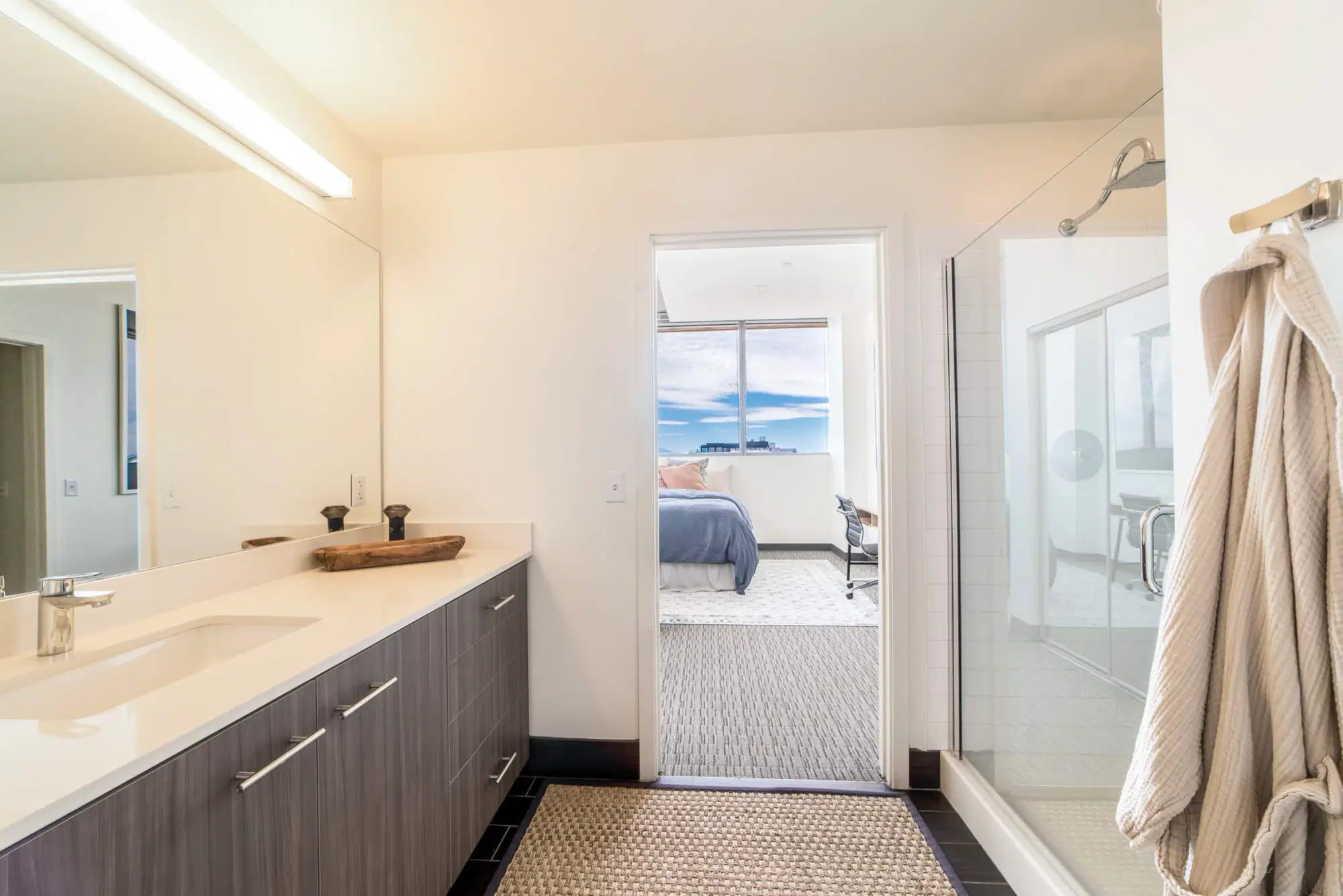 The Pacific, Tucson – Bathroom