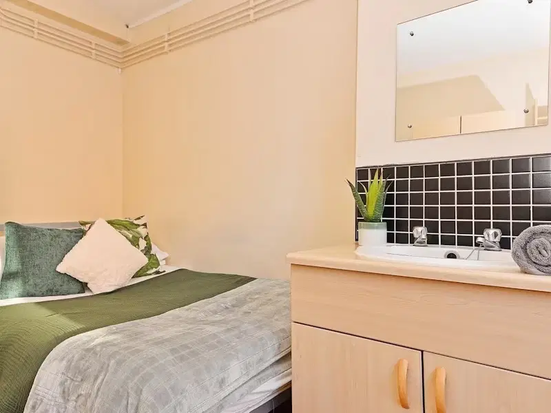 St Andrew’s Gardens, Liverpool – Silver Balcony Room