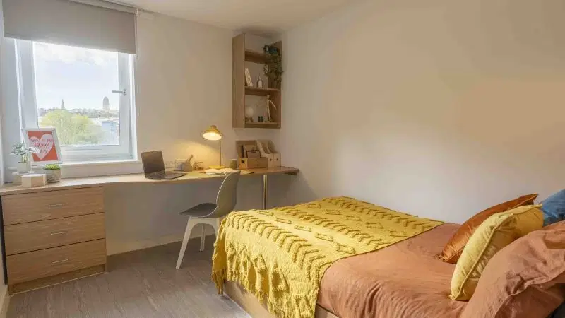 iQ Leeds, Leeds – Bronze En Suite Plus
