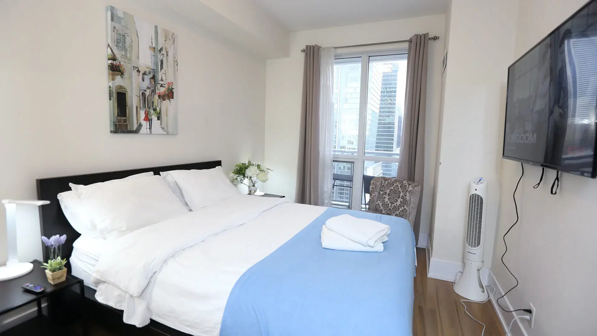 Liwinco Entertainment District, Toronto – Deluxe Room | 406