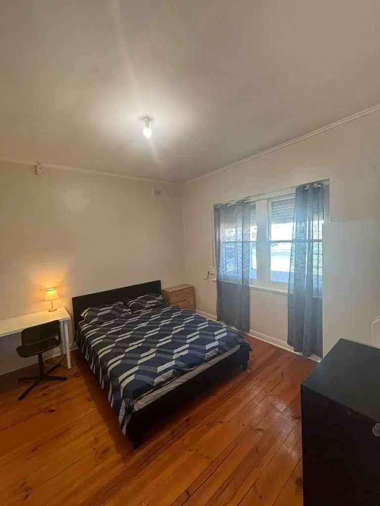 Room In A 6 Bedroom Apartment, 87 Days Road, Croydon Park, City Of Port Adelaide Enfield, 5008 – Room 2