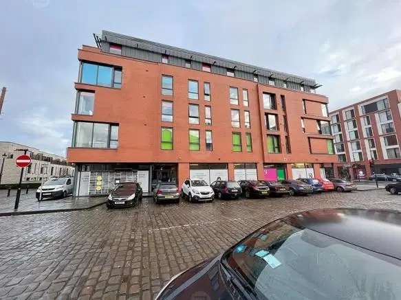 Chapel Street, Salford – Exterior