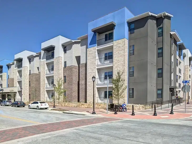Campus Edge On UTA Boulevard, Arlington – Exterior