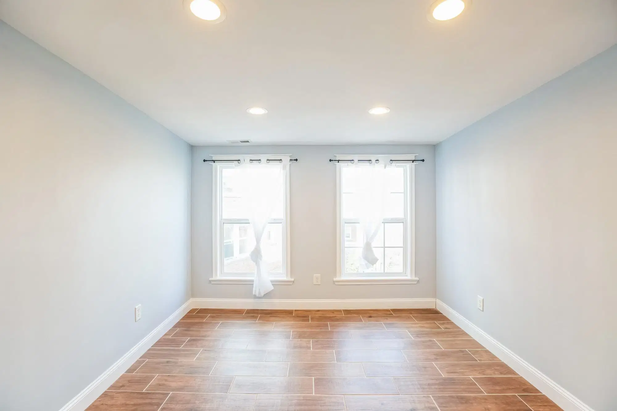 June Homes 20020, Washington DC – #1811F: Dupont Park