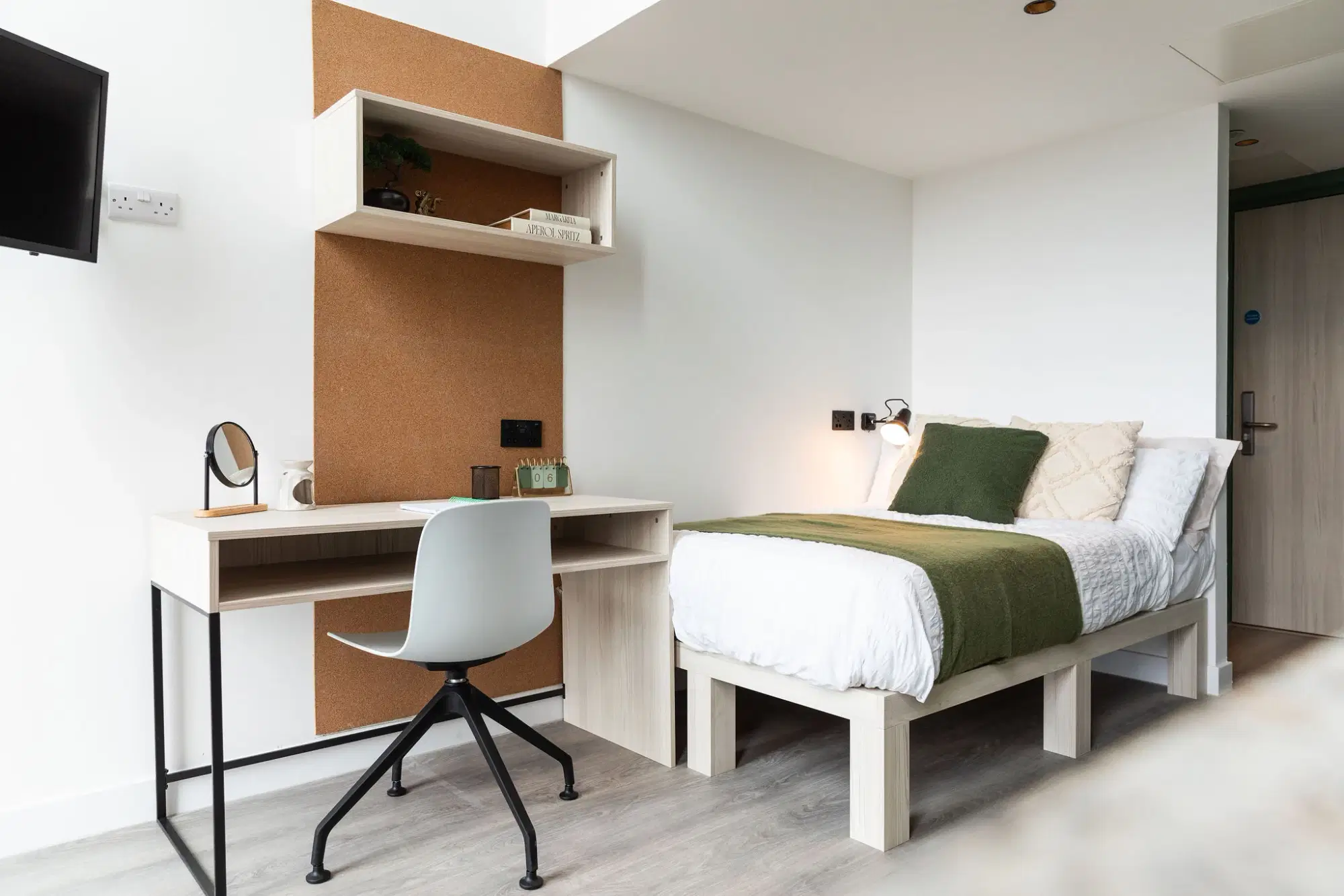 Martha Street Apartments, Glasgow – Penthouse Studio