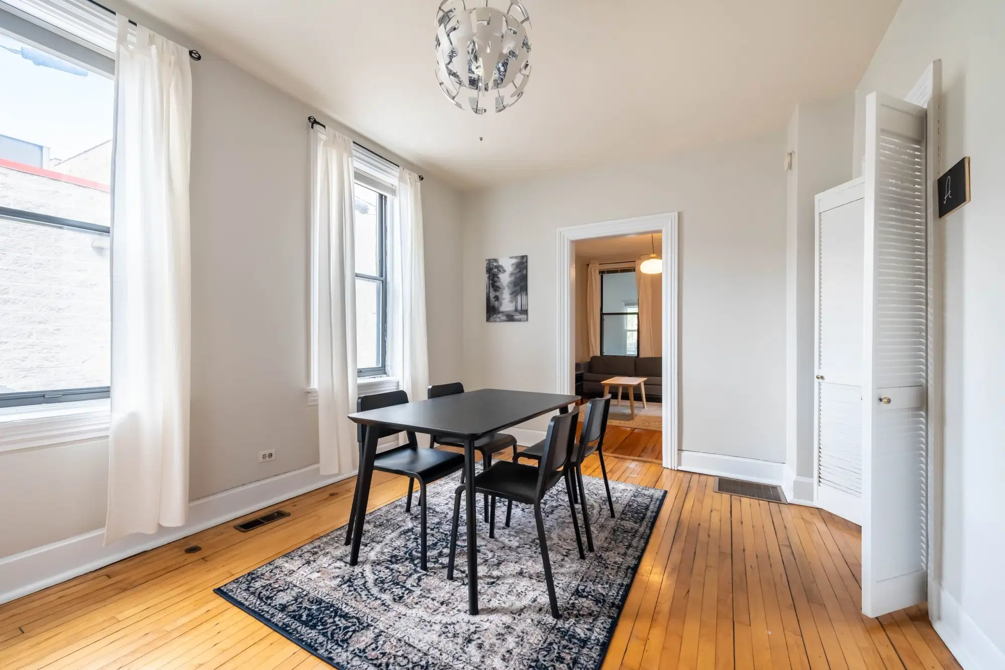 June Homes 60614, Chicago – Common Area