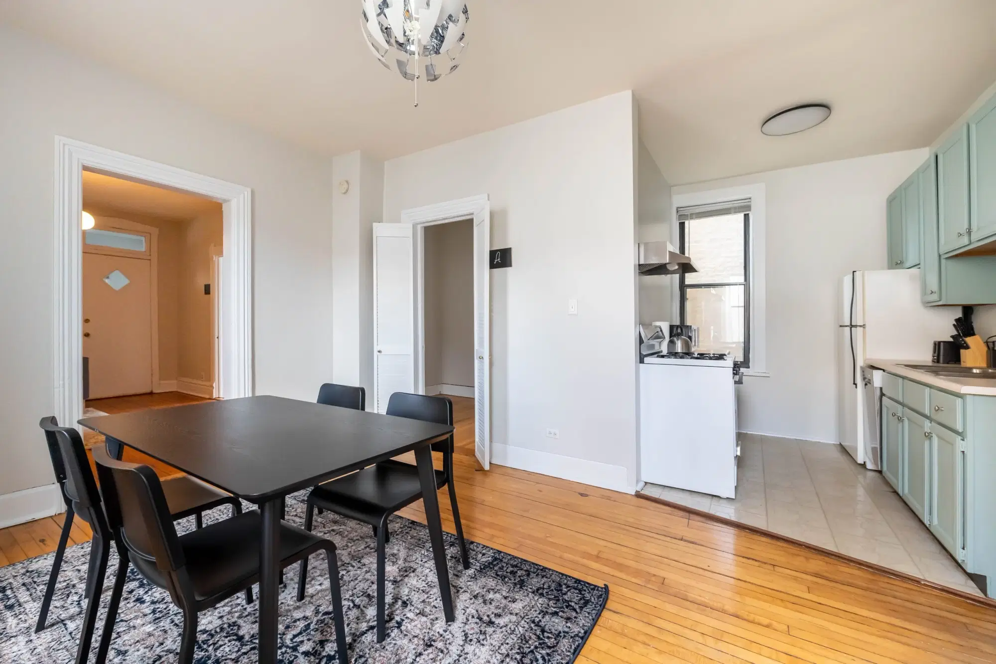 June Homes 60614, Chicago – Common Area