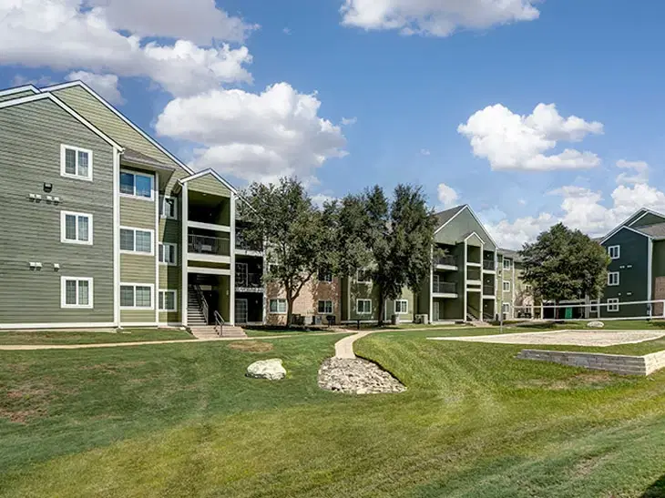 Aggie Station, College Station – Exterior