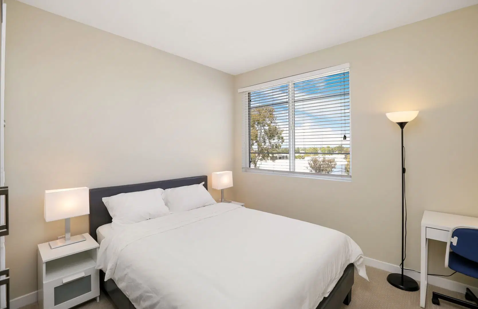 393 Topeka, Irvine – Private Room (2 Bed - 2 Bath)