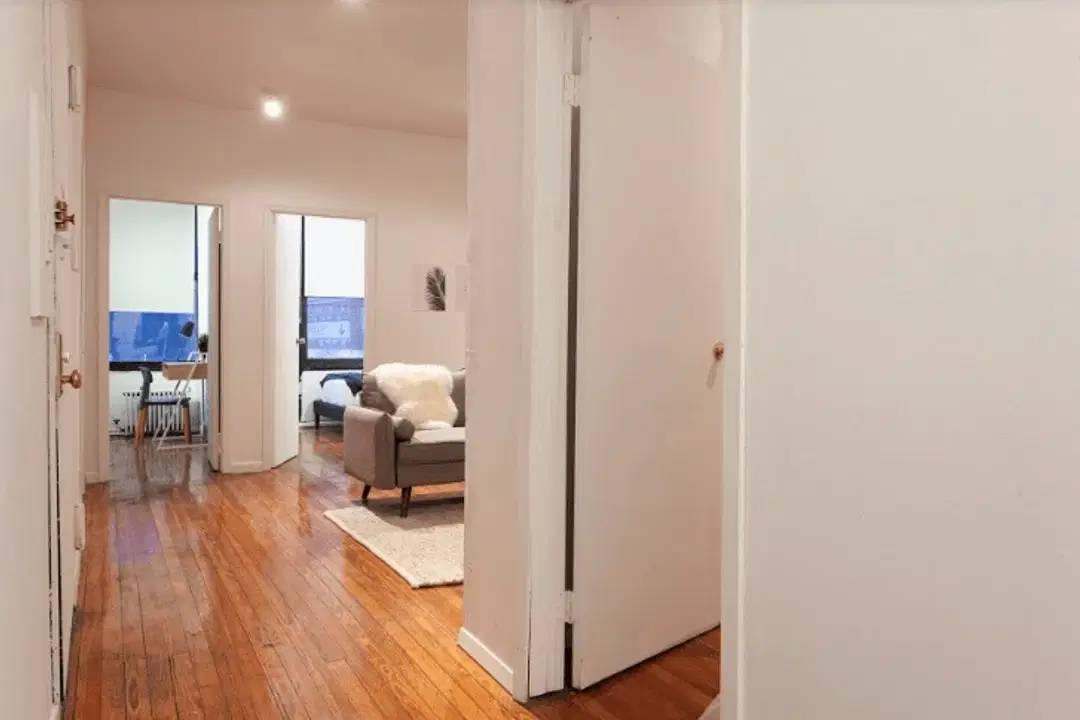 2nd Ave, New York – Common Area