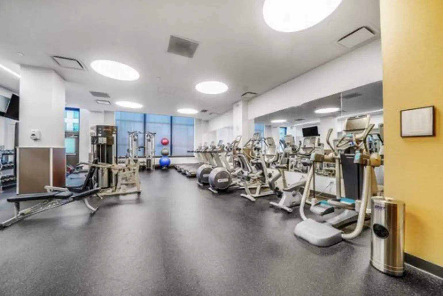 Packard, Philadelphia – Amenities