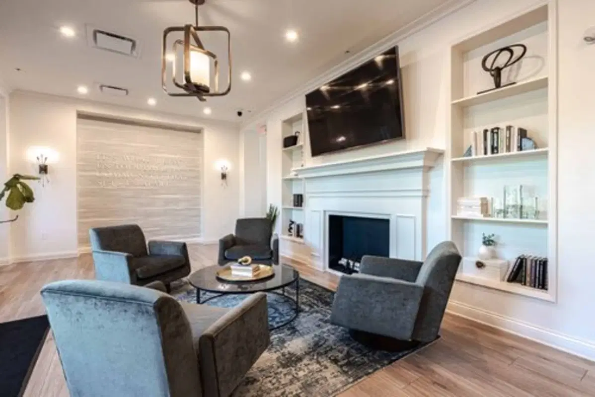 Market and Main, New Albany – Common Area