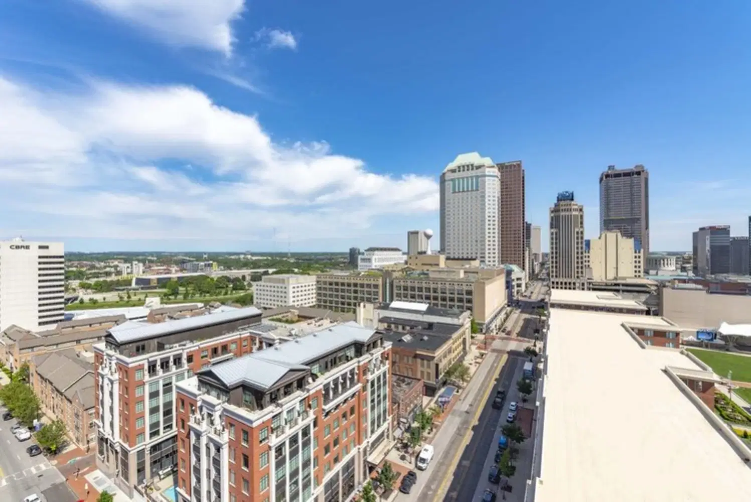 250 High, Columbus – Exterior