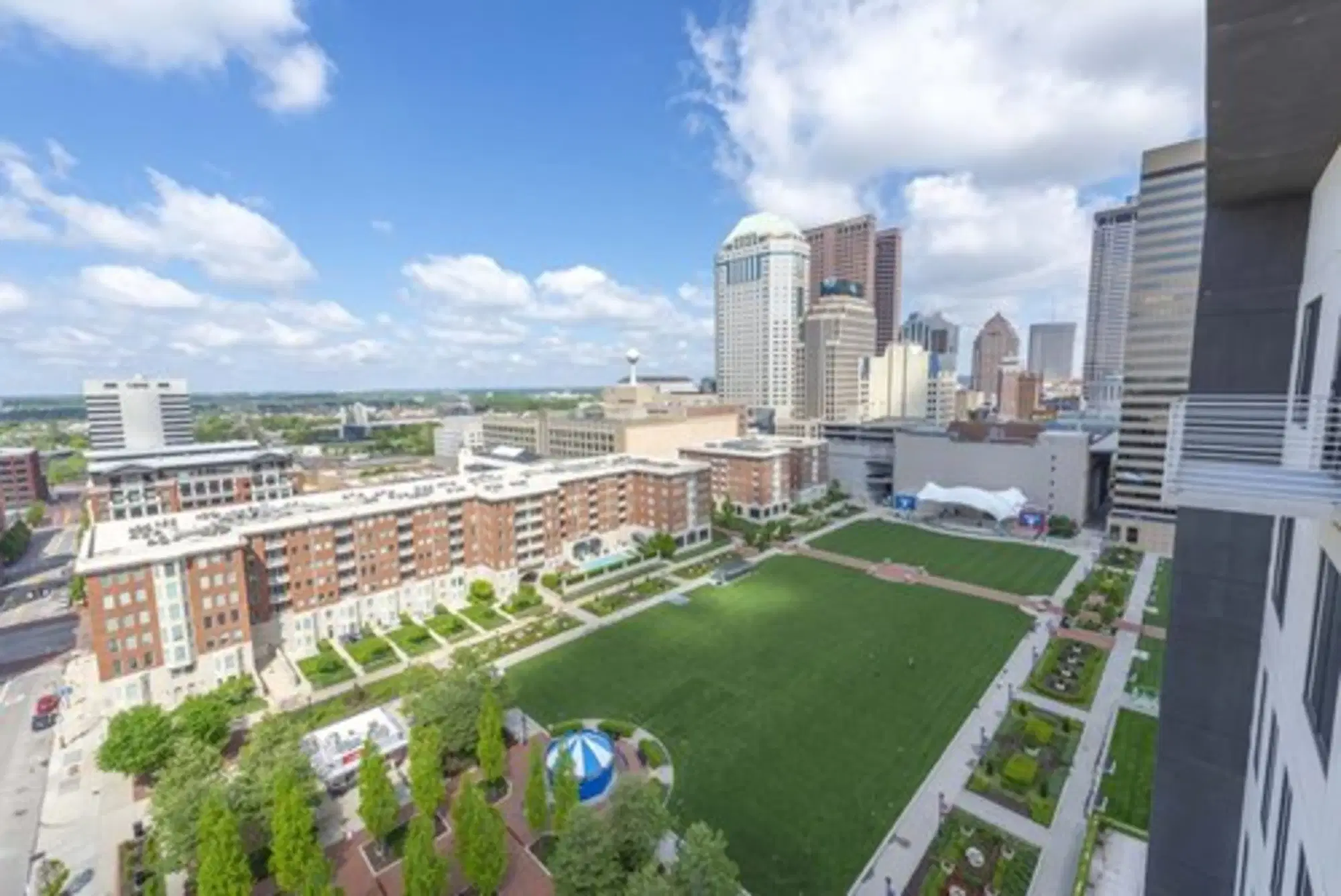 80 On The Commons, Columbus – Exterior