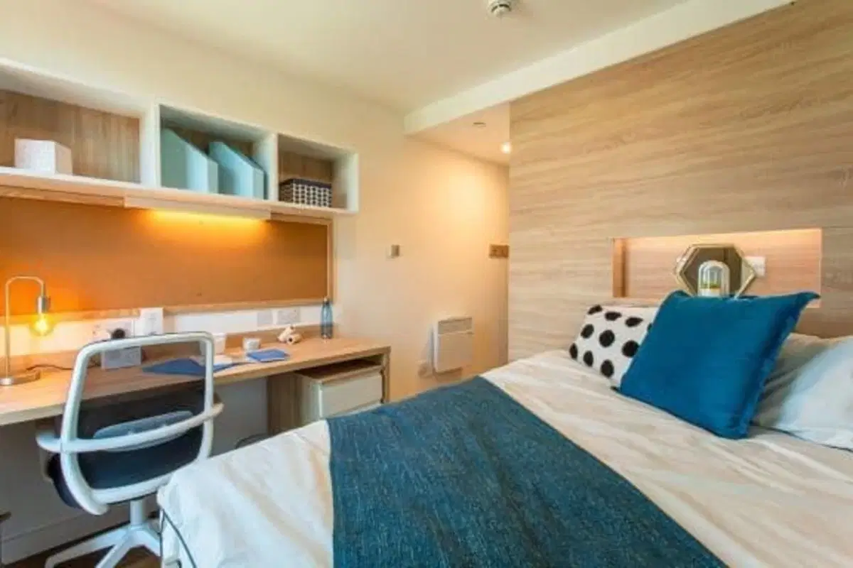 Bankside Student Living, Guildford – Standard Ensuite