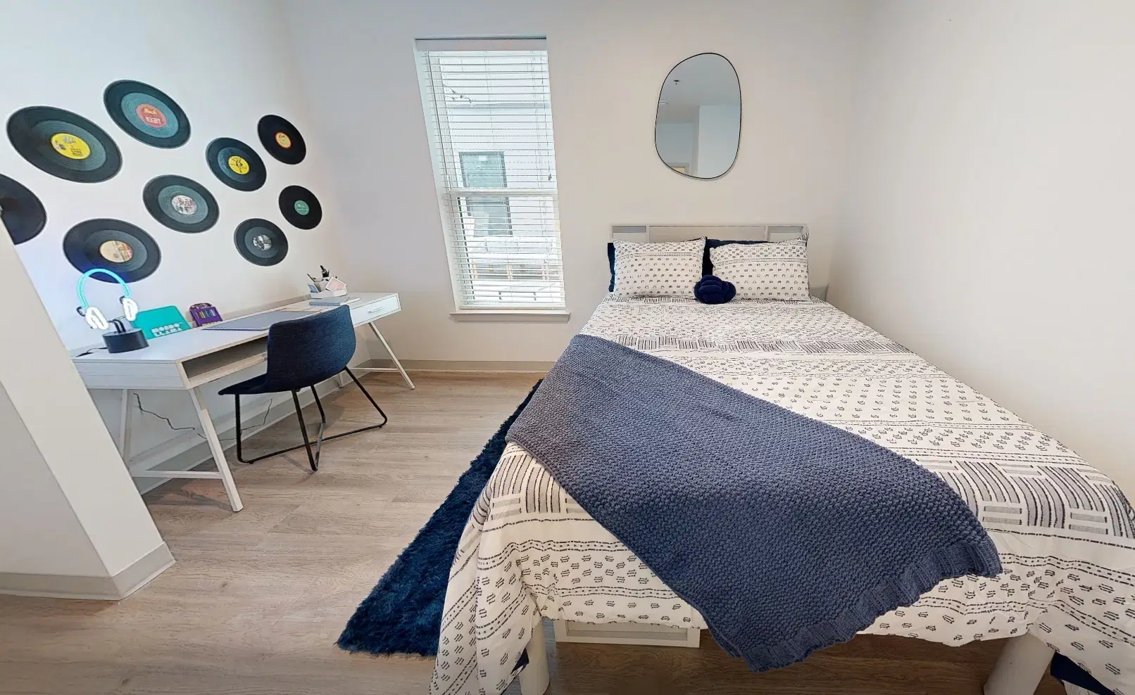 The Helmsman, Savannah – Room in 2 Bedroom 2 Bathroom | 2/2 C